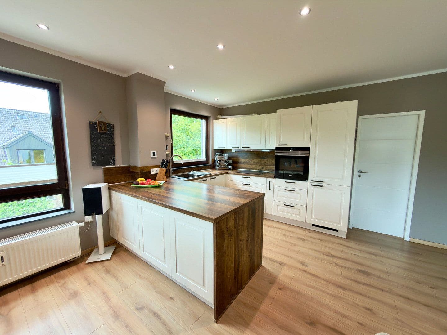 Prodej bytu 4+1 98 m², Erkrath, Severní Porýní-Vestfálsko Prodej bytu 4+1 98 m², Erkrath, Severní Porýní-Vestfálsko