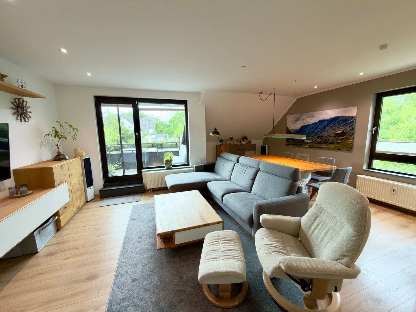 Prodej bytu 4+1 98 m², Erkrath, Severní Porýní-Vestfálsko Prodej bytu 4+1 98 m², Erkrath, Severní Porýní-Vestfálsko