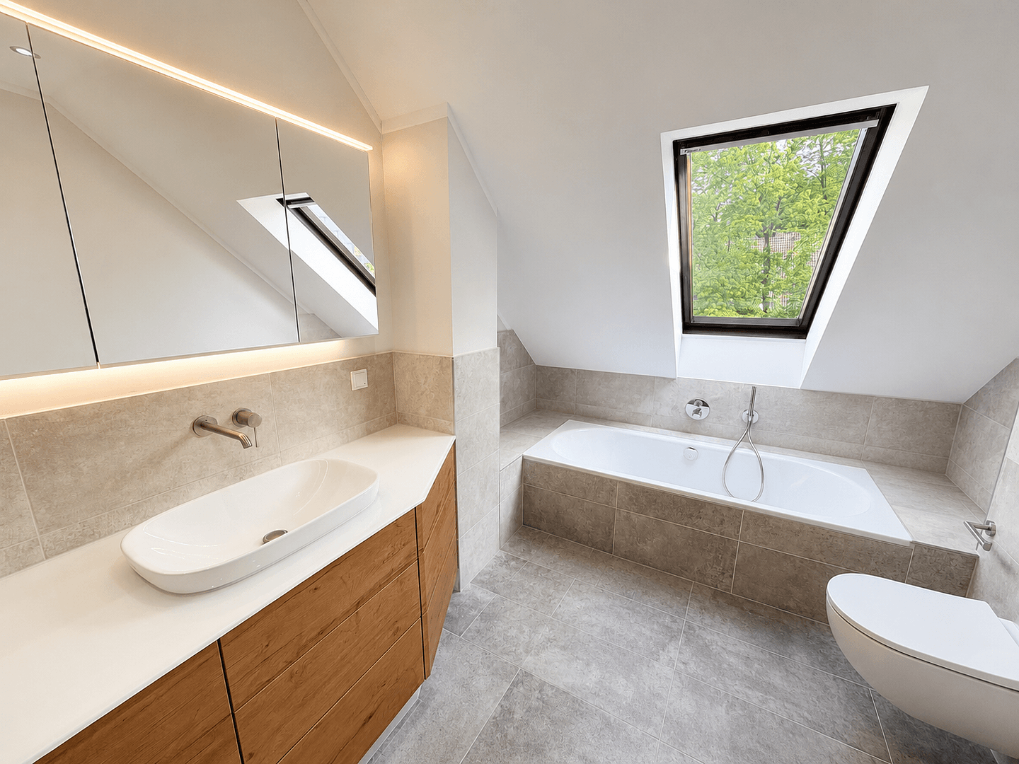 Prodej bytu 4+1 98 m², Erkrath, Severní Porýní-Vestfálsko Prodej bytu 4+1 98 m², Erkrath, Severní Porýní-Vestfálsko