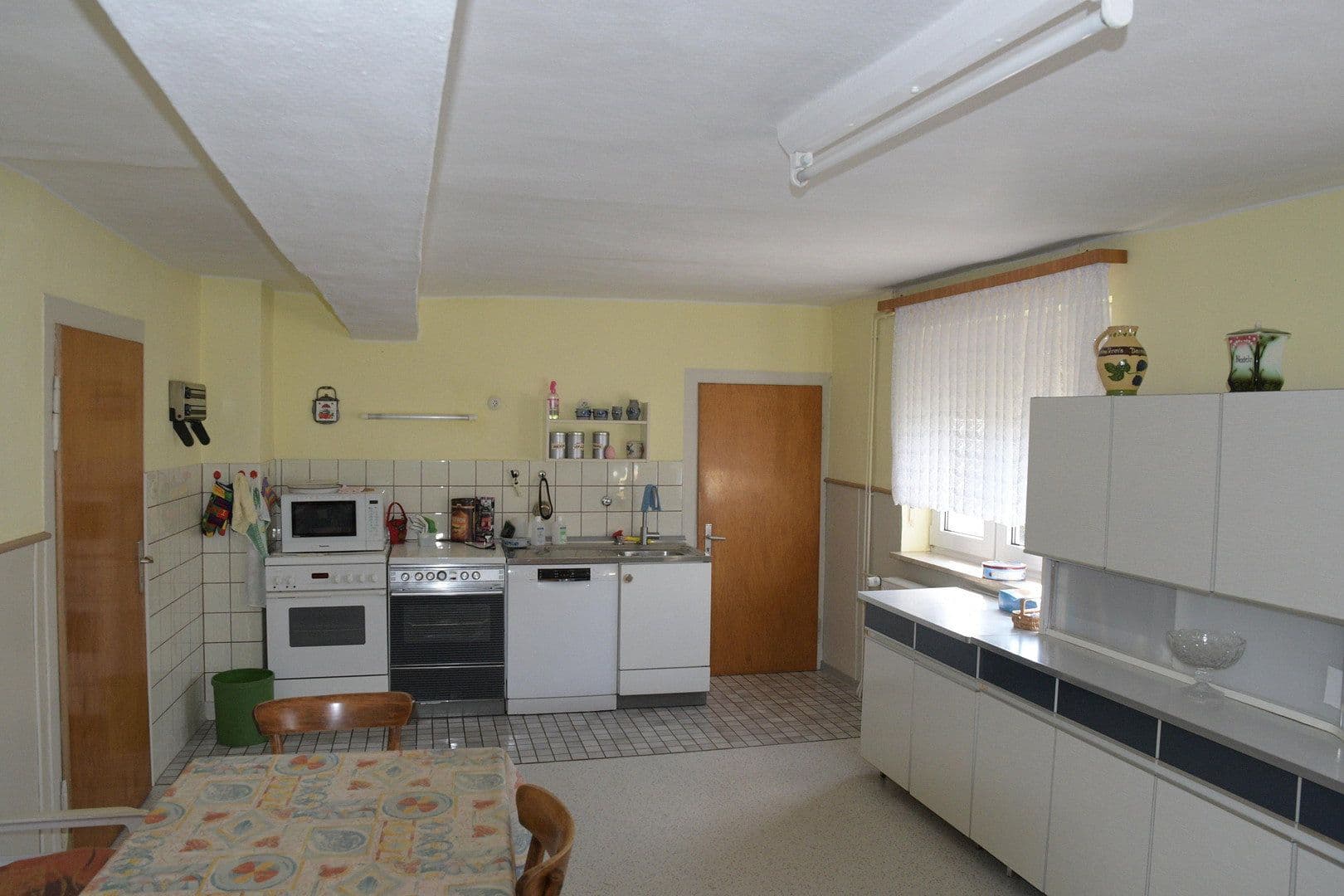 Prodej domu 194 m², pozemek 14.250 m², Erlenstraße 10, Feldatal, Hessen Prodej domu 194 m², pozemek 14.250 m², Erlenstraße 10, Feldatal, Hessen