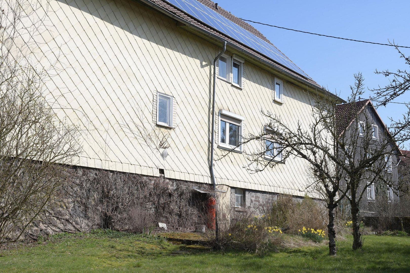 Prodej domu 194 m², pozemek 14.250 m², Erlenstraße 10, Feldatal, Hessen Prodej domu 194 m², pozemek 14.250 m², Erlenstraße 10, Feldatal, Hessen