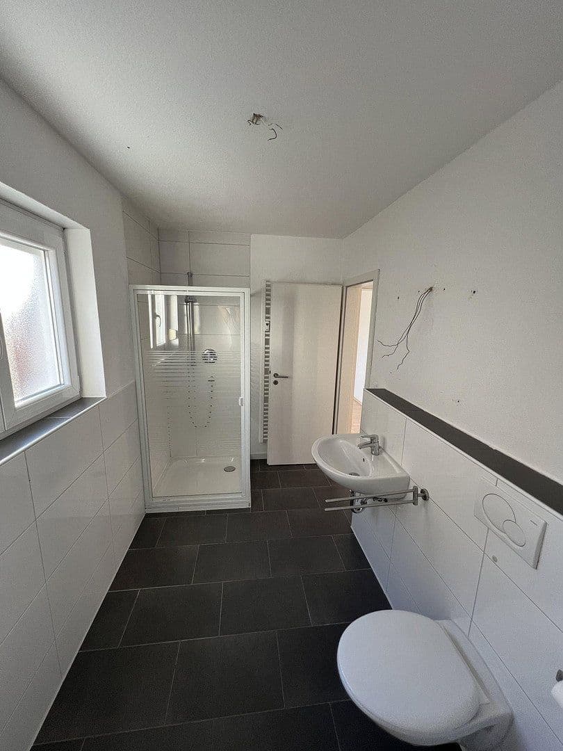 Pronájem bytu 2+1 82 m², Mühlhausener Str. 49, Östringen, Bádensko-Württembersko Pronájem bytu 2+1 82 m², Mühlhausener Str. 49, Östringen, Bádensko-Württembersko