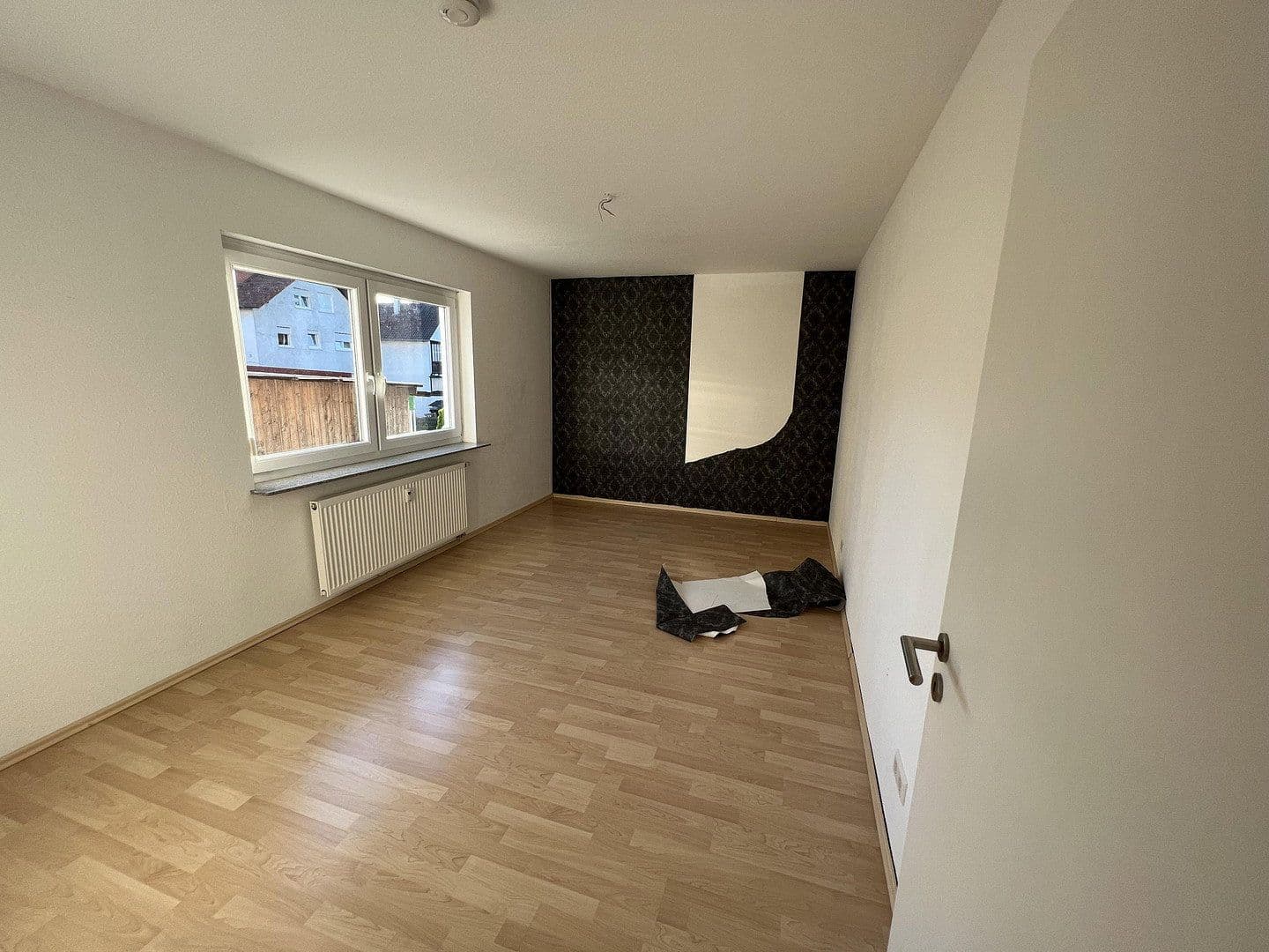 Pronájem bytu 2+1 82 m², Mühlhausener Str. 49, Östringen, Bádensko-Württembersko Pronájem bytu 2+1 82 m², Mühlhausener Str. 49, Östringen, Bádensko-Württembersko