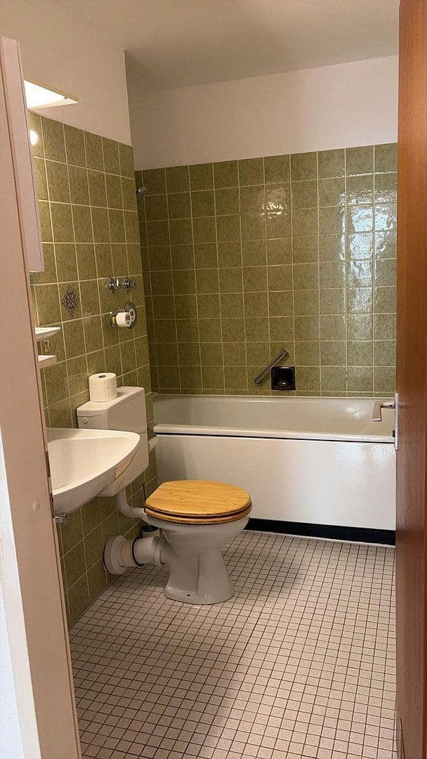 Pronájem bytu 1+1 40 m², Kunzenweg 2, Freiburg-Littenweiler, Bádensko-Württembersko Pronájem bytu 1+1 40 m², Kunzenweg 2, Freiburg-Littenweiler, Bádensko-Württembersko