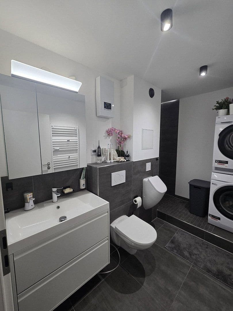 Prodej bytu 3+1 70 m², Glashüttenstraße 25, Köln, Severní Porýní-Vestfálsko Prodej bytu 3+1 70 m², Glashüttenstraße 25, Köln, Severní Porýní-Vestfálsko