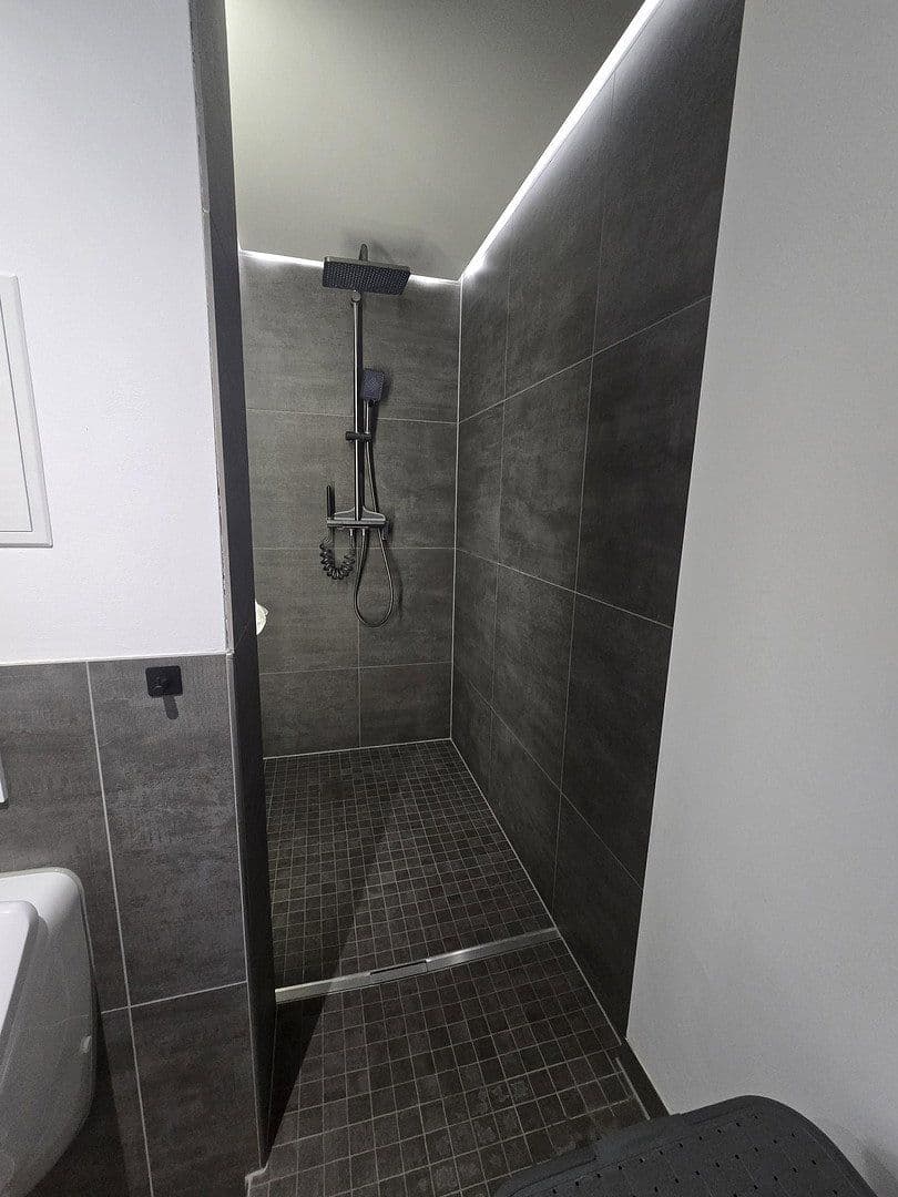Prodej bytu 3+1 70 m², Glashüttenstraße 25, Köln, Severní Porýní-Vestfálsko Prodej bytu 3+1 70 m², Glashüttenstraße 25, Köln, Severní Porýní-Vestfálsko