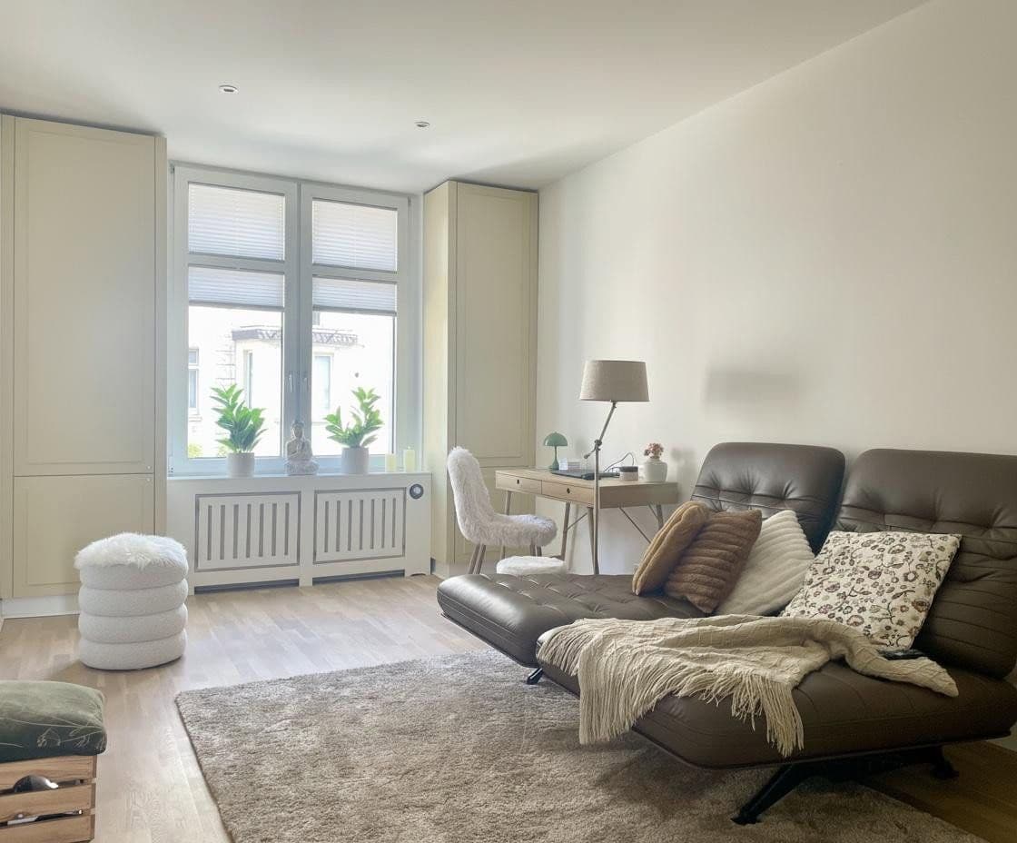 Prodej bytu 3+1 105 m², Düsseldorf, Severní Porýní-Vestfálsko Prodej bytu 3+1 105 m², Düsseldorf, Severní Porýní-Vestfálsko