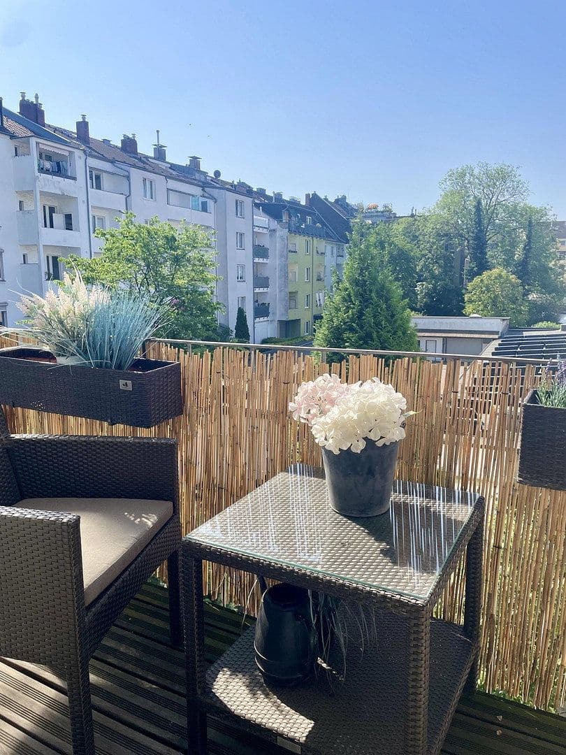 Prodej bytu 3+1 105 m², Düsseldorf, Severní Porýní-Vestfálsko Prodej bytu 3+1 105 m², Düsseldorf, Severní Porýní-Vestfálsko