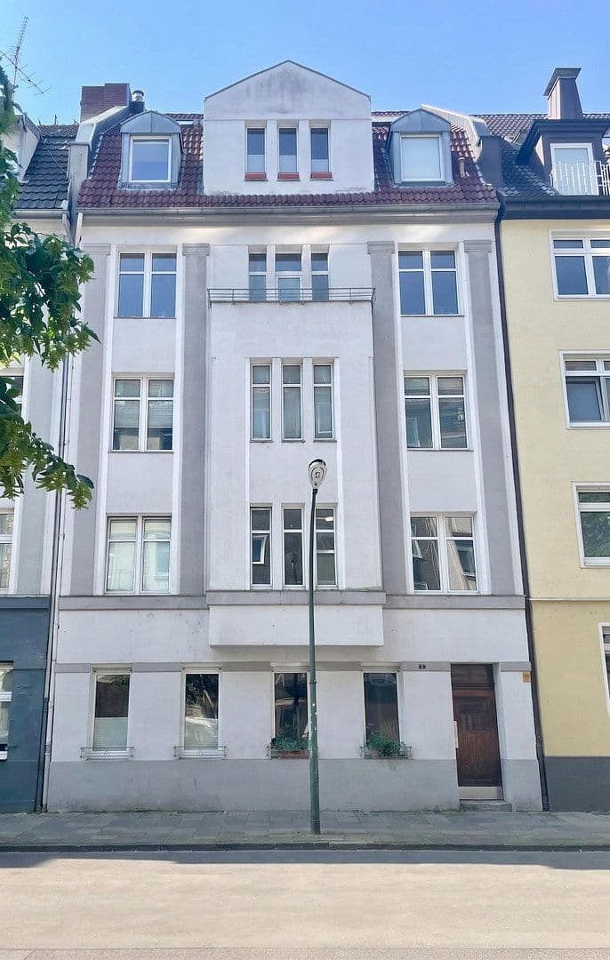 Prodej bytu 3+1 105 m², Düsseldorf, Severní Porýní-Vestfálsko Prodej bytu 3+1 105 m², Düsseldorf, Severní Porýní-Vestfálsko
