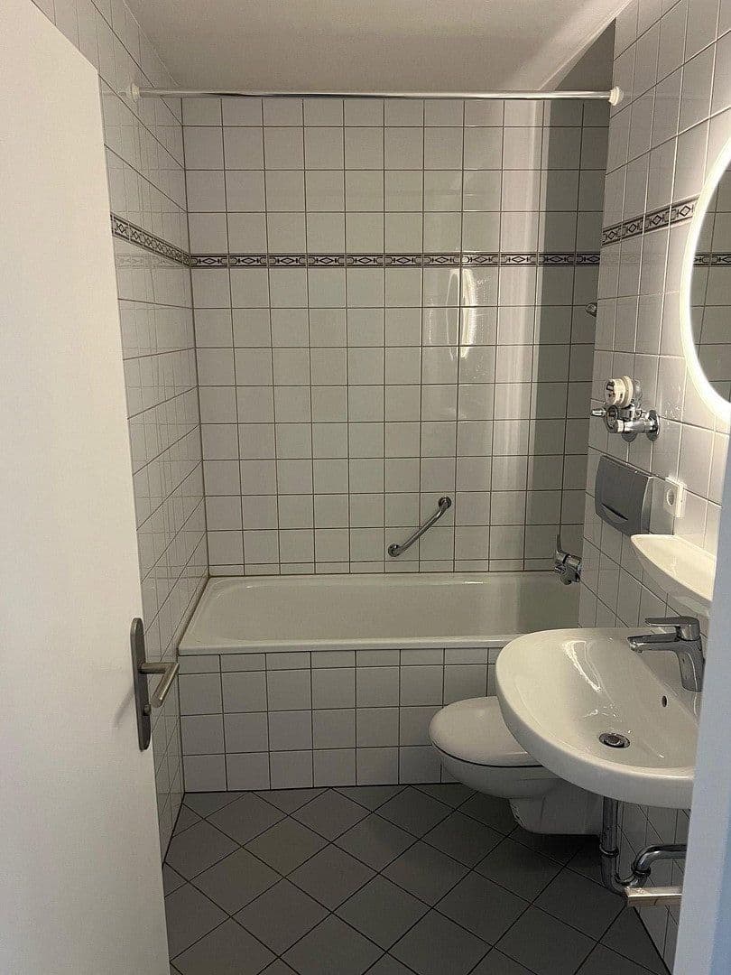 Pronájem bytu 1+1 38 m², Unterhaching, Bavorsko Pronájem bytu 1+1 38 m², Unterhaching, Bavorsko