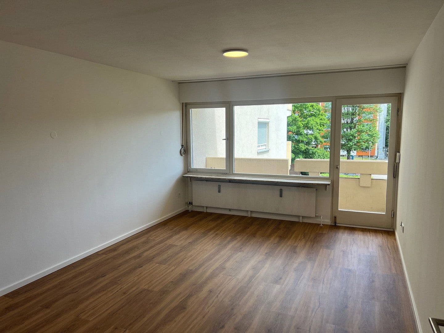 Pronájem bytu 1+1 38 m², Unterhaching, Bavorsko Pronájem bytu 1+1 38 m², Unterhaching, Bavorsko