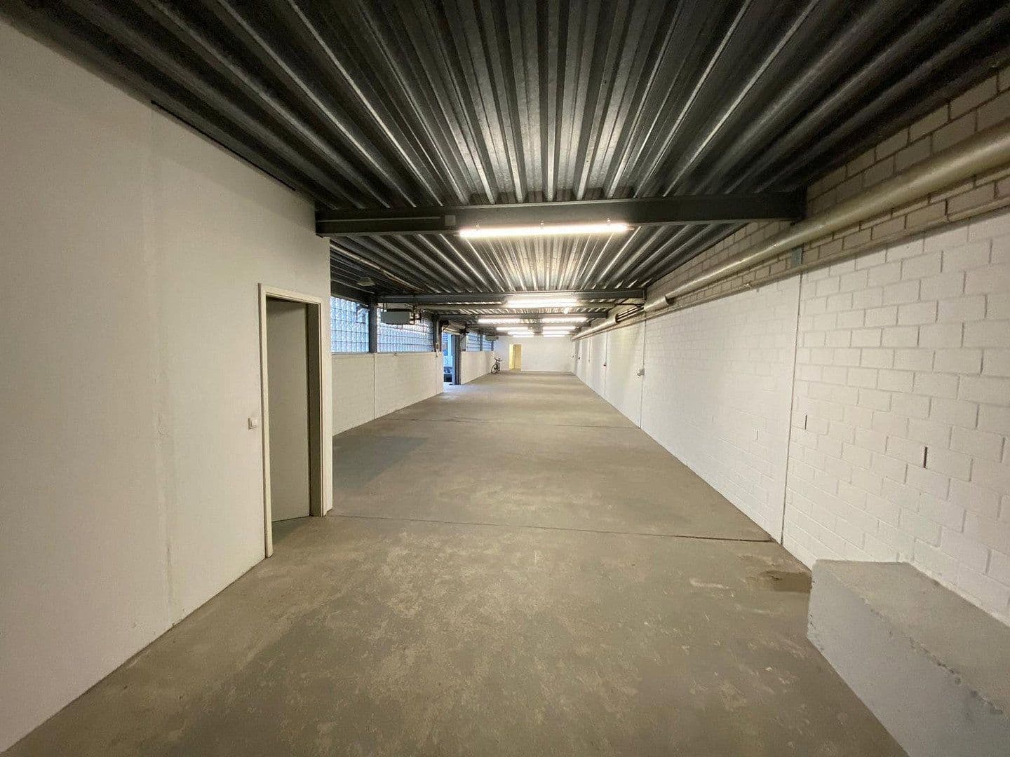 Pronájem nebytového prostoru 389 m², Bahnstraße 26, Wuppertal, Severní Porýní-Vestfálsko Pronájem nebytového prostoru 389 m², Bahnstraße 26, Wuppertal, Severní Porýní-Vestfálsko