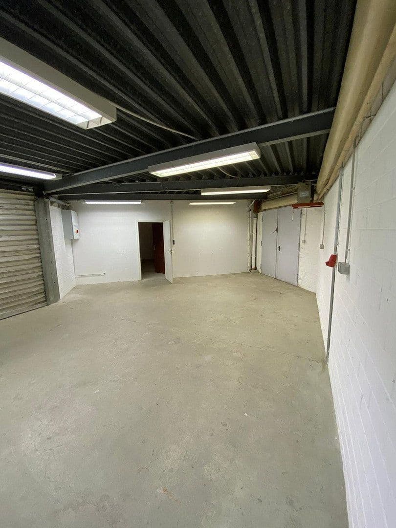 Pronájem nebytového prostoru 389 m², Bahnstraße 26, Wuppertal, Severní Porýní-Vestfálsko Pronájem nebytového prostoru 389 m², Bahnstraße 26, Wuppertal, Severní Porýní-Vestfálsko