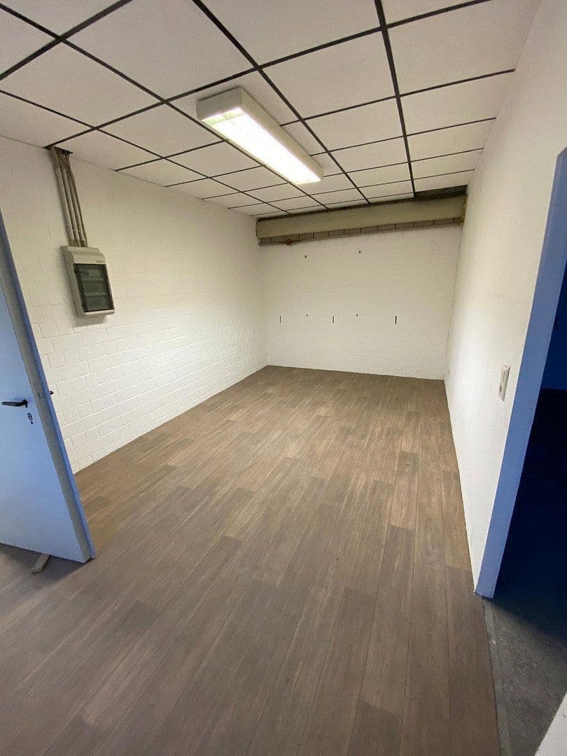 Pronájem nebytového prostoru 389 m², Bahnstraße 26, Wuppertal, Severní Porýní-Vestfálsko Pronájem nebytového prostoru 389 m², Bahnstraße 26, Wuppertal, Severní Porýní-Vestfálsko