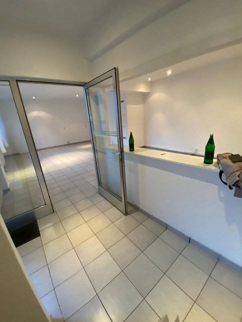 Pronájem nebytového prostoru 389 m², Bahnstraße 26, Wuppertal, Severní Porýní-Vestfálsko Pronájem nebytového prostoru 389 m², Bahnstraße 26, Wuppertal, Severní Porýní-Vestfálsko