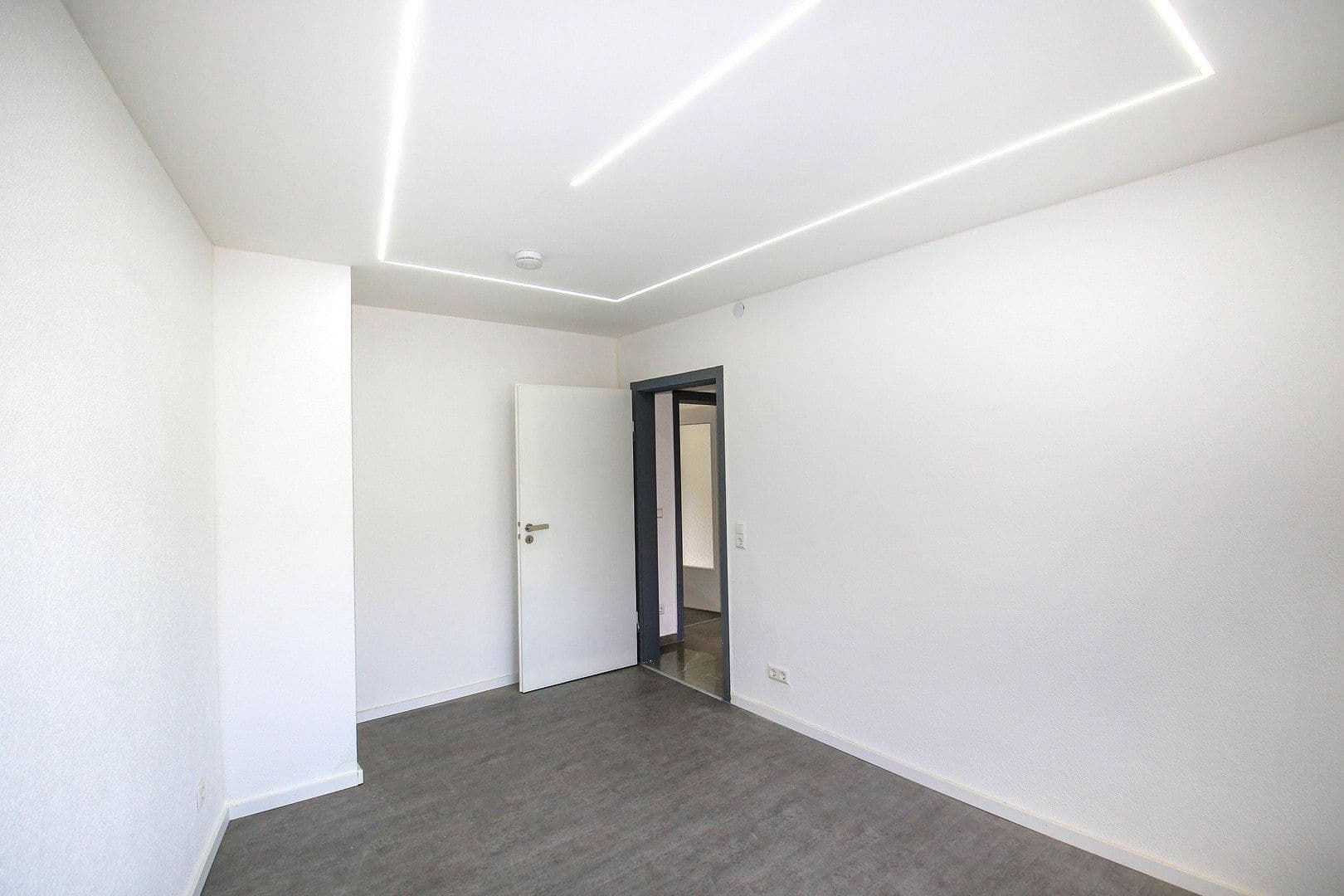 Prodej bytu 2+1 50 m², Burgstr. 4, Mannheim, Bádensko-Württembersko Prodej bytu 2+1 50 m², Burgstr. 4, Mannheim, Bádensko-Württembersko