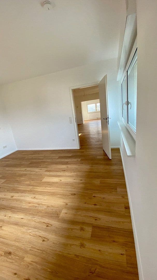 Pronájem bytu 4+1 105 m², Püttlingen, Země Sársko Pronájem bytu 4+1 105 m², Püttlingen, Země Sársko