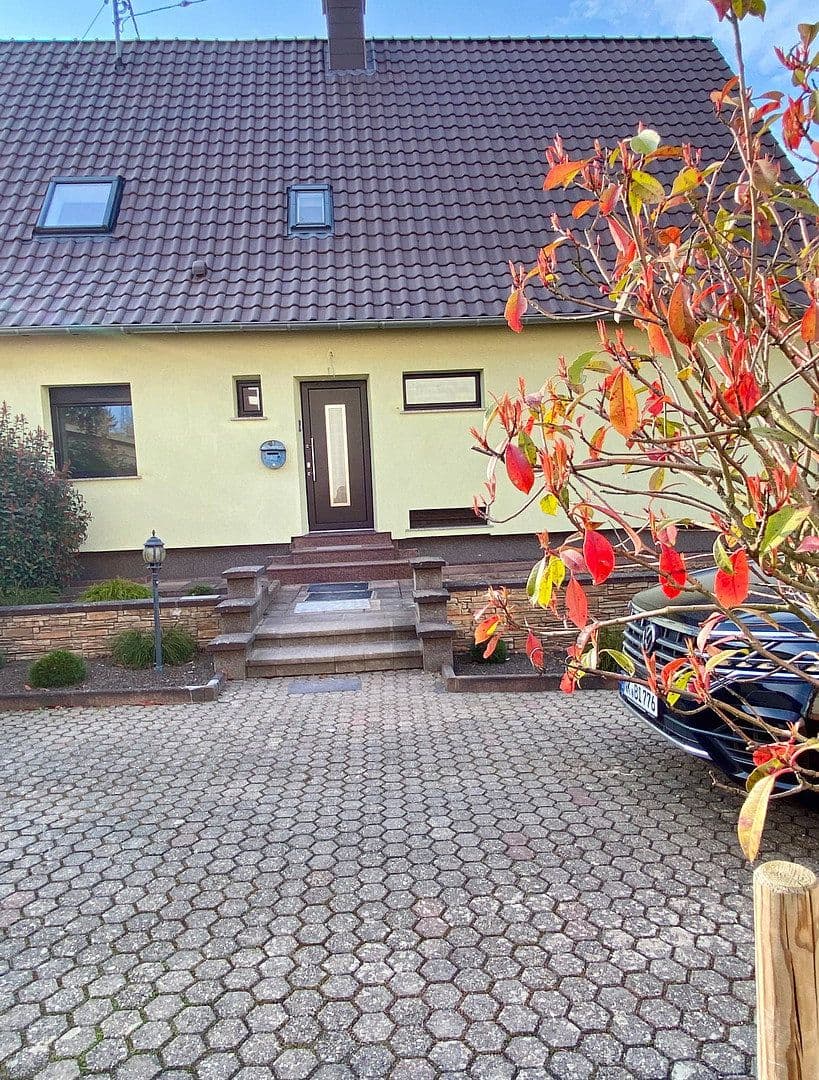 Pronájem bytu 4+1 105 m², Püttlingen, Země Sársko Pronájem bytu 4+1 105 m², Püttlingen, Země Sársko