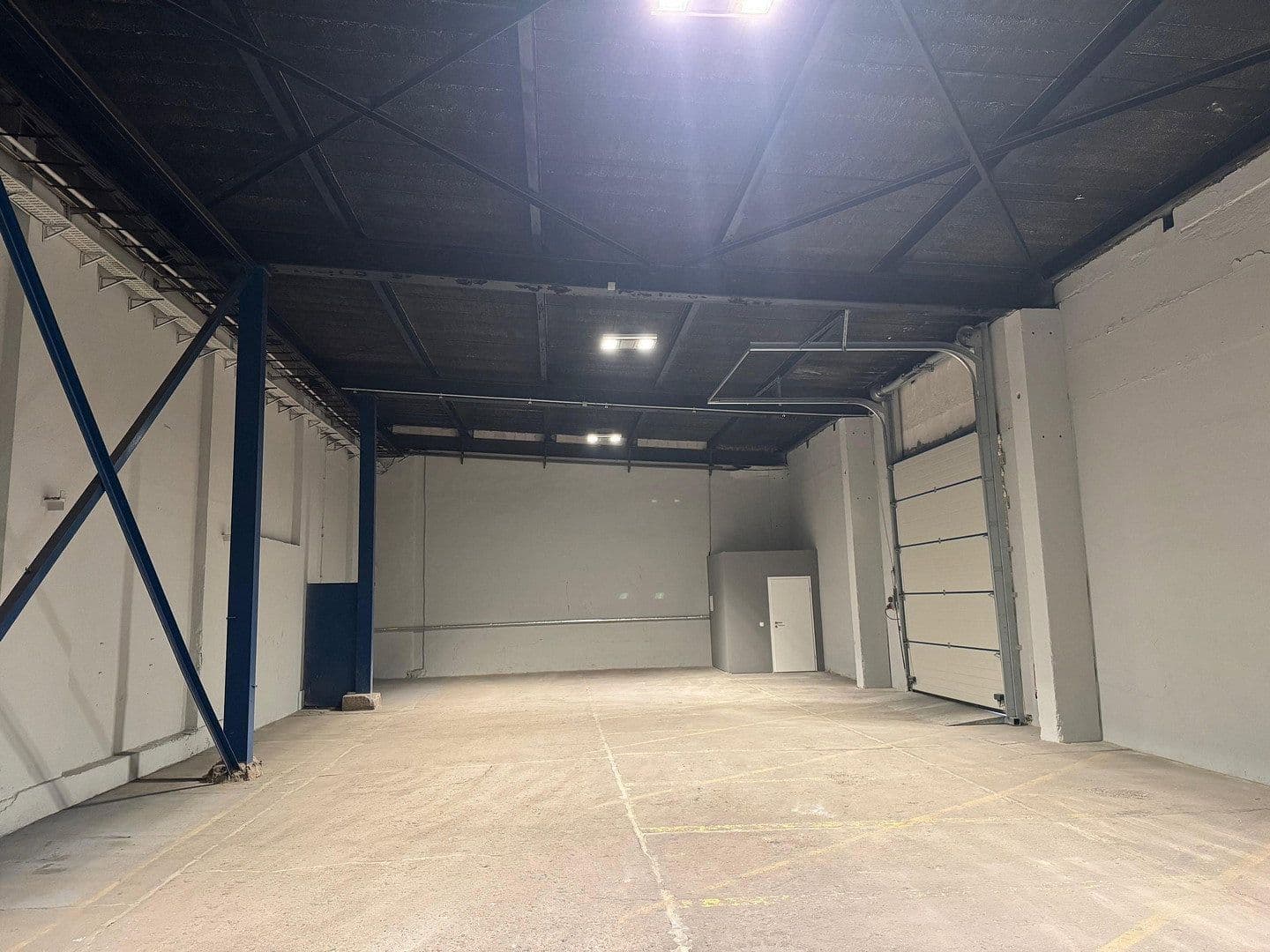 Pronájem nebytového prostoru 212 m², Dohna, Sasko Pronájem nebytového prostoru 212 m², Dohna, Sasko