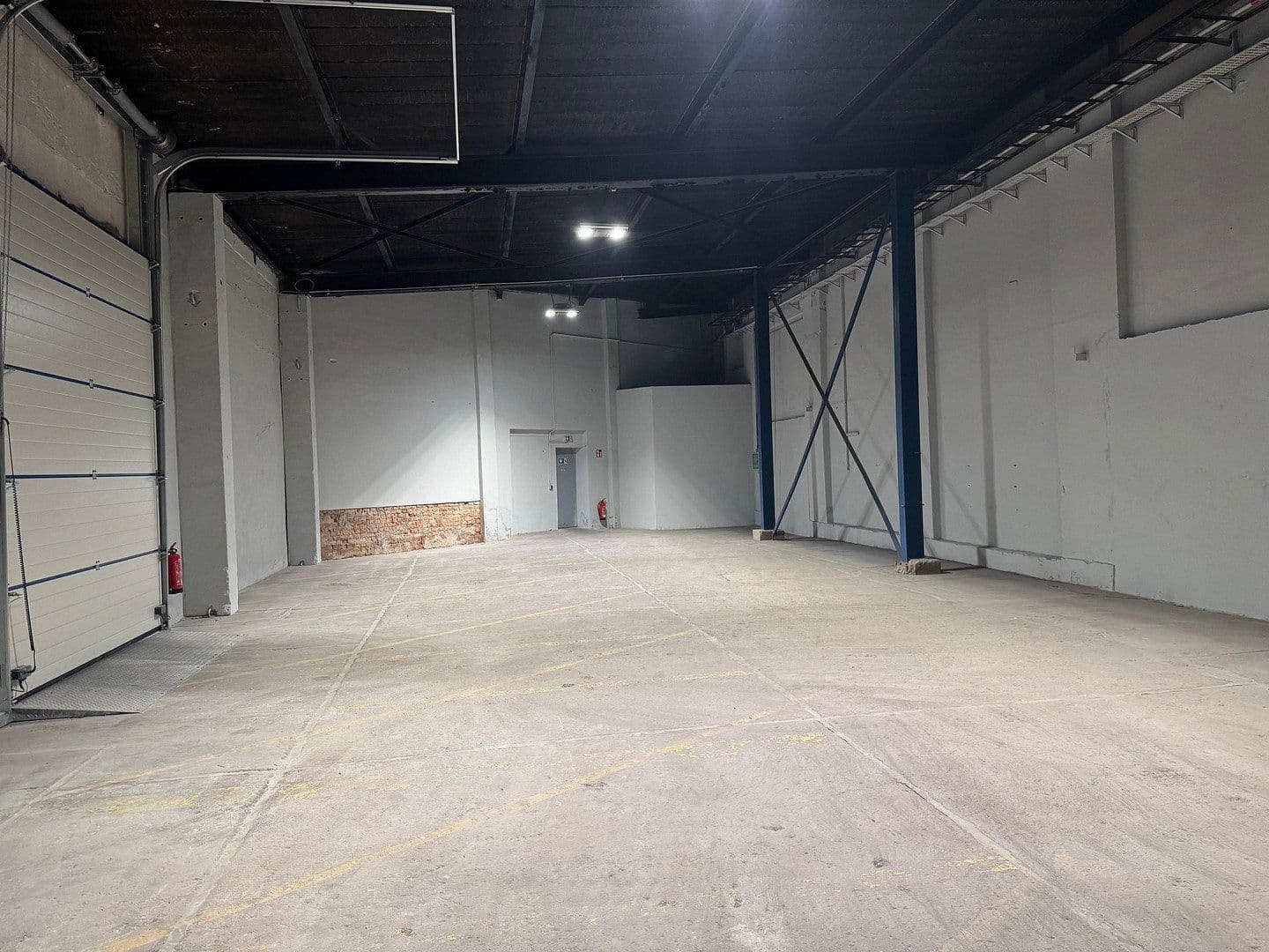 Pronájem nebytového prostoru 212 m², Dohna, Sasko Pronájem nebytového prostoru 212 m², Dohna, Sasko