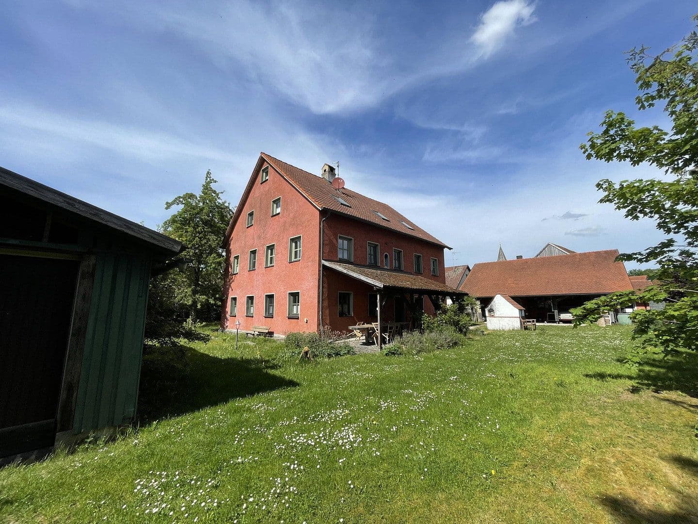 Prodej domu 220 m², pozemek 1.616 m², Beratzhausen, Bavorsko Prodej domu 220 m², pozemek 1.616 m², Beratzhausen, Bavorsko