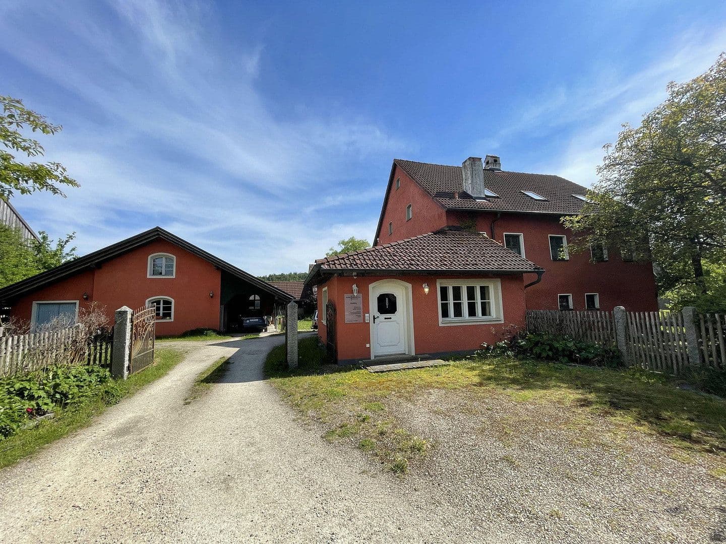 Prodej domu 220 m², pozemek 1.616 m², Beratzhausen, Bavorsko Prodej domu 220 m², pozemek 1.616 m², Beratzhausen, Bavorsko