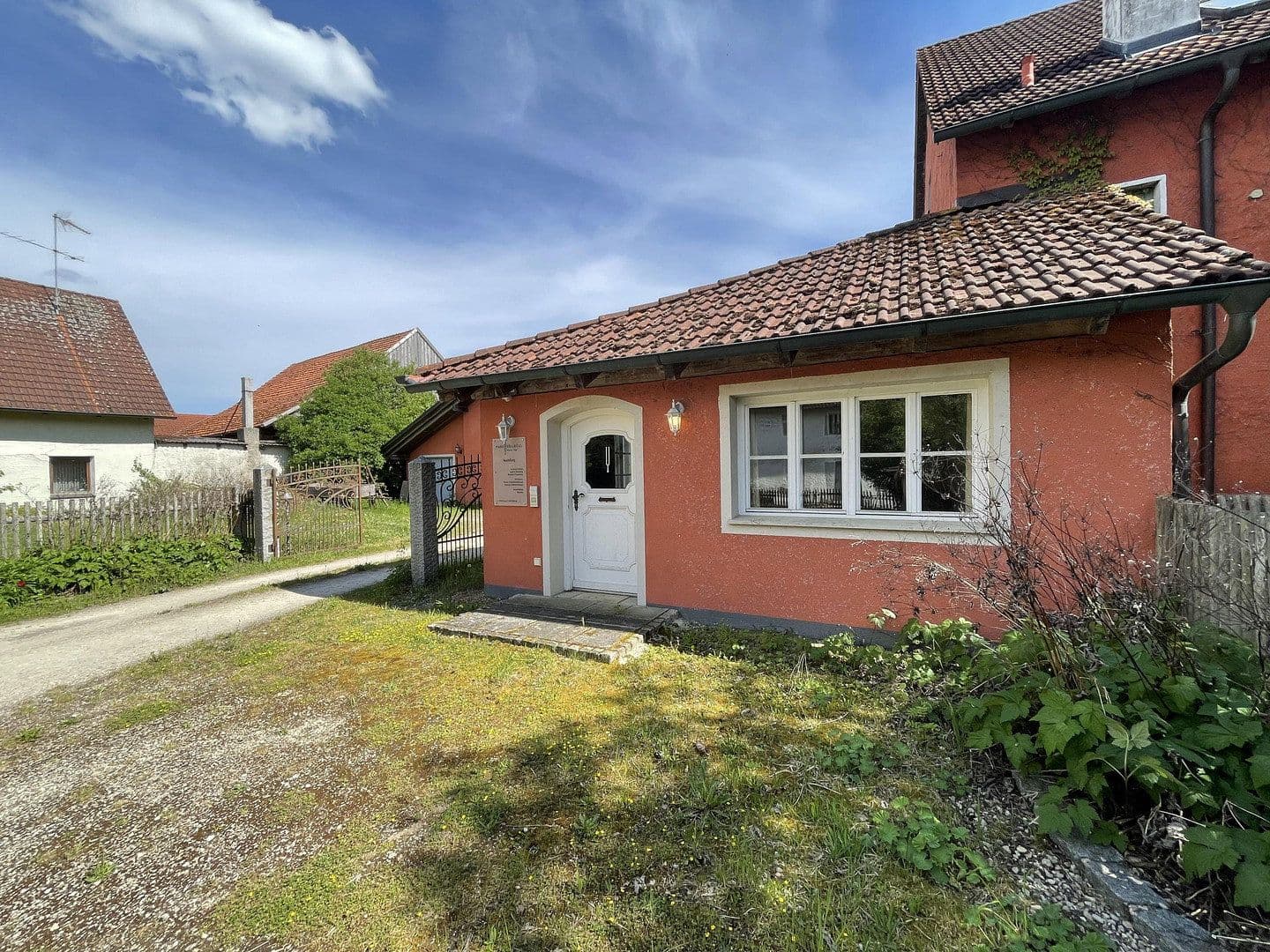 Prodej domu 220 m², pozemek 1.616 m², Beratzhausen, Bavorsko Prodej domu 220 m², pozemek 1.616 m², Beratzhausen, Bavorsko