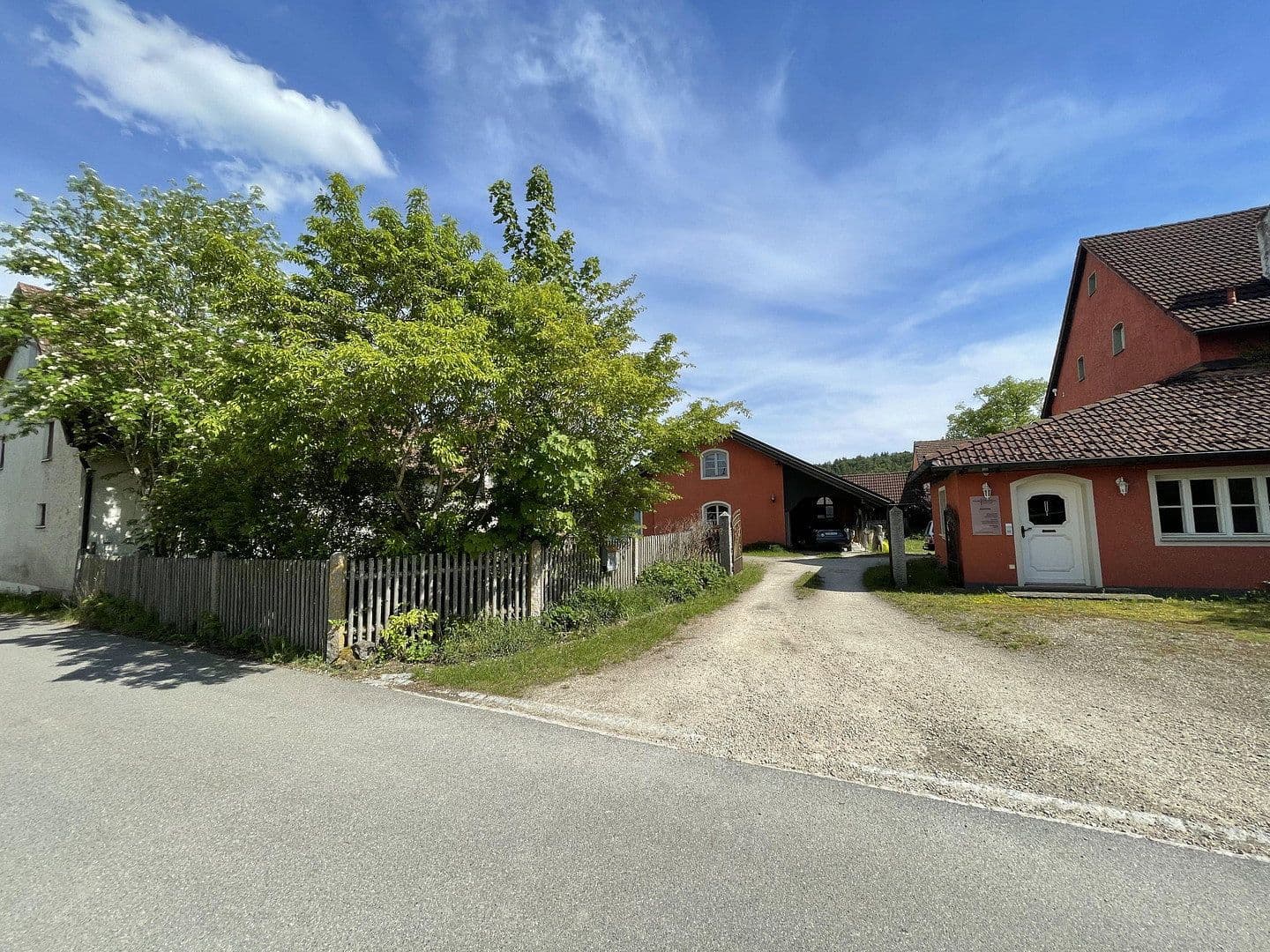Prodej domu 220 m², pozemek 1.616 m², Beratzhausen, Bavorsko Prodej domu 220 m², pozemek 1.616 m², Beratzhausen, Bavorsko