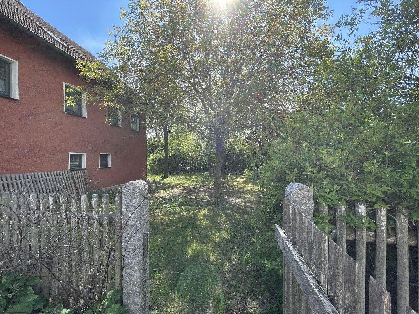 Prodej domu 220 m², pozemek 1.616 m², Beratzhausen, Bavorsko Prodej domu 220 m², pozemek 1.616 m², Beratzhausen, Bavorsko