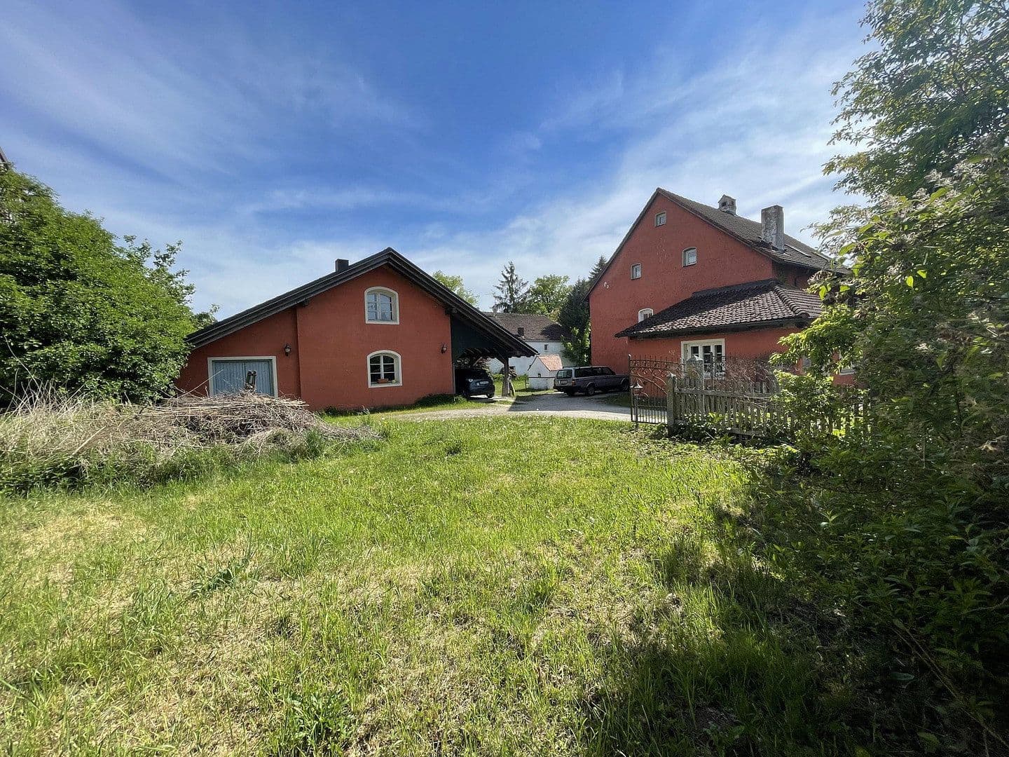 Prodej domu 220 m², pozemek 1.616 m², Beratzhausen, Bavorsko Prodej domu 220 m², pozemek 1.616 m², Beratzhausen, Bavorsko