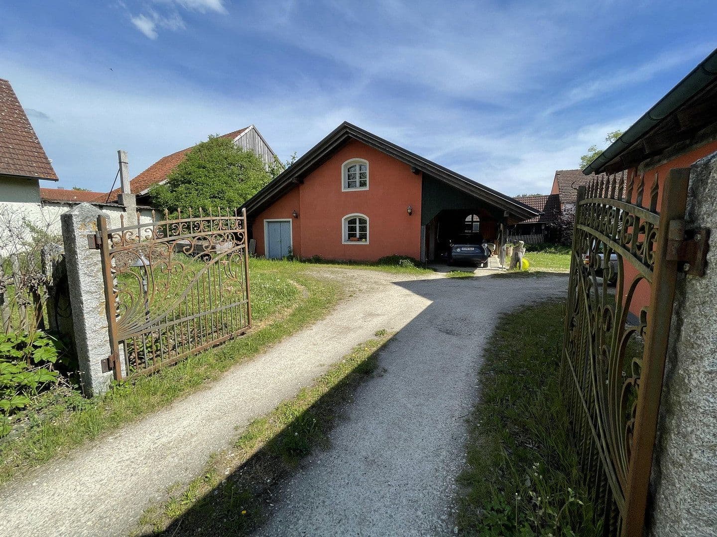 Prodej domu 220 m², pozemek 1.616 m², Beratzhausen, Bavorsko Prodej domu 220 m², pozemek 1.616 m², Beratzhausen, Bavorsko