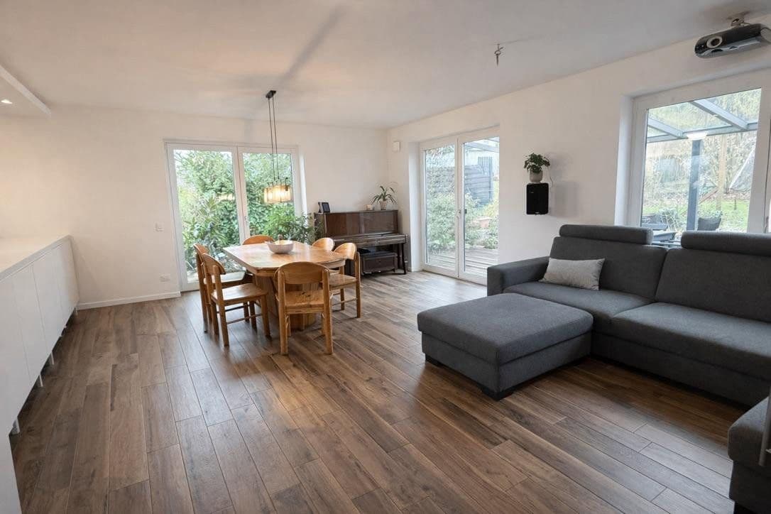 Prodej domu 166 m², pozemek 545 m², Neu-Anspach, Hessen Prodej domu 166 m², pozemek 545 m², Neu-Anspach, Hessen