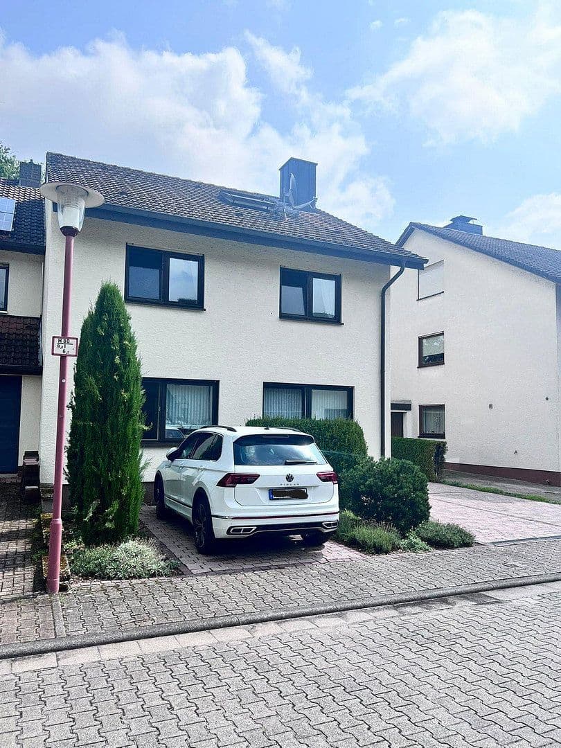 Prodej domu 195 m², pozemek 356 m², Am Waldfrieden 38, Oftersheim, Bádensko-Württembersko Prodej domu 195 m², pozemek 356 m², Am Waldfrieden 38, Oftersheim, Bádensko-Württembersko