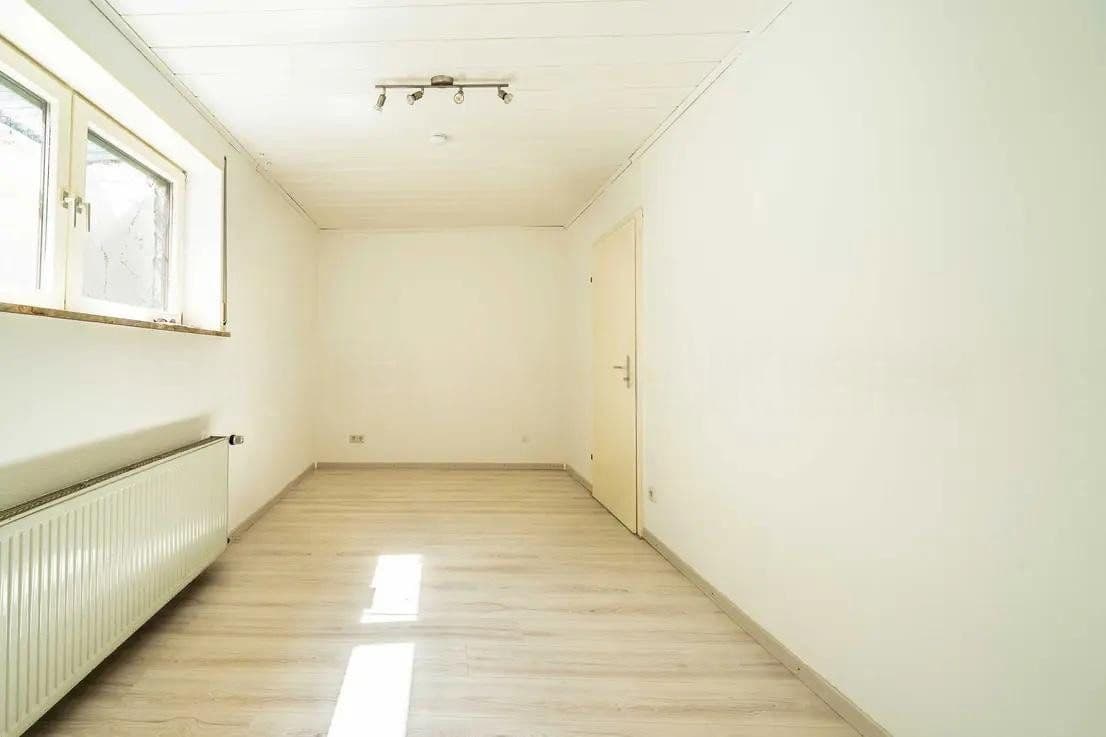 Pronájem bytu 3+1 125 m², Sinsheim, Bádensko-Württembersko Pronájem bytu 3+1 125 m², Sinsheim, Bádensko-Württembersko