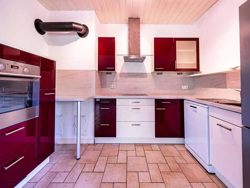Pronájem bytu 3+1 125 m², Sinsheim, Bádensko-Württembersko Pronájem bytu 3+1 125 m², Sinsheim, Bádensko-Württembersko