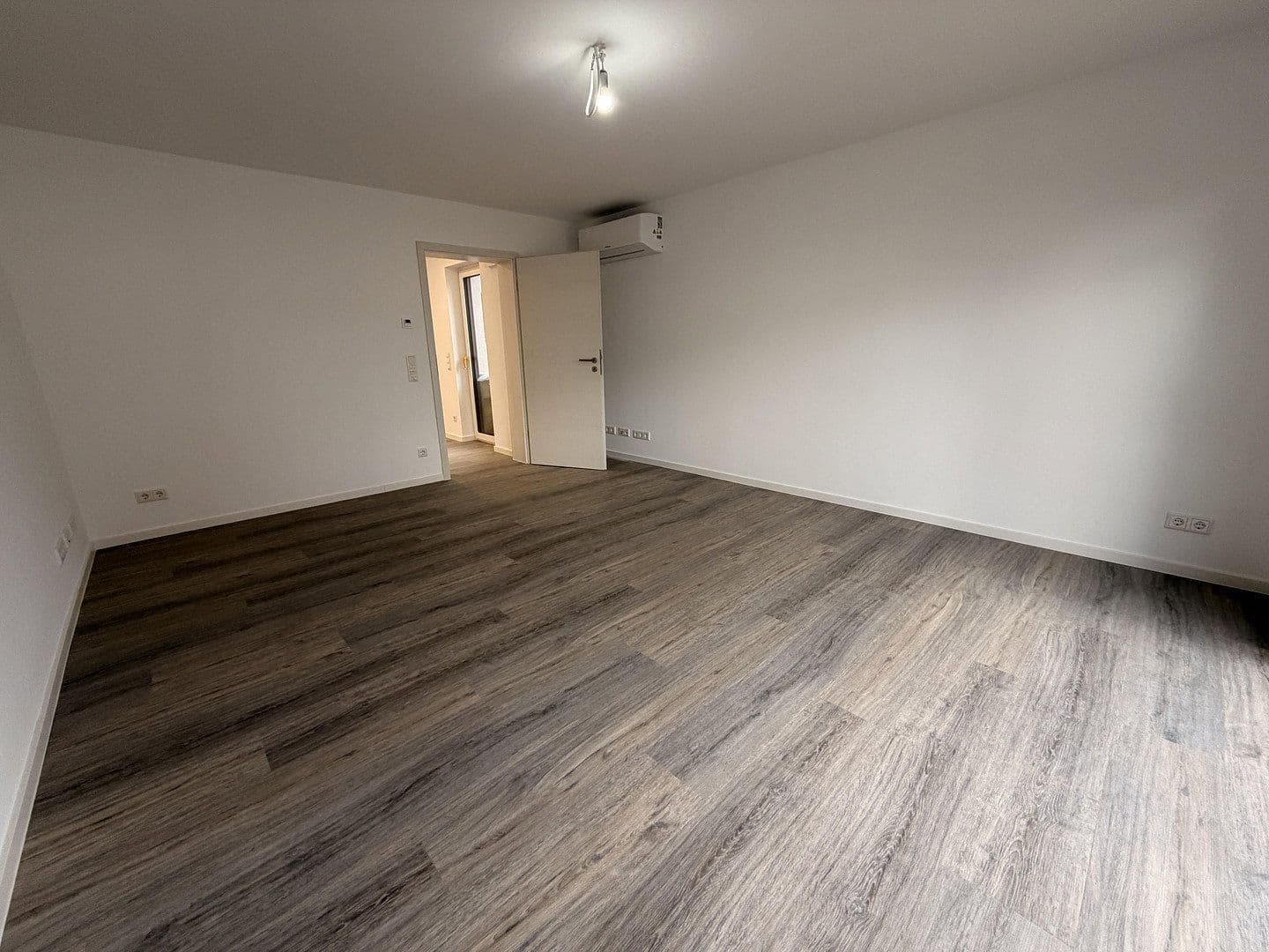 Pronájem domu 80 m², pozemek 370 m², Römerberg, Porýní-Falc Pronájem domu 80 m², pozemek 370 m², Römerberg, Porýní-Falc