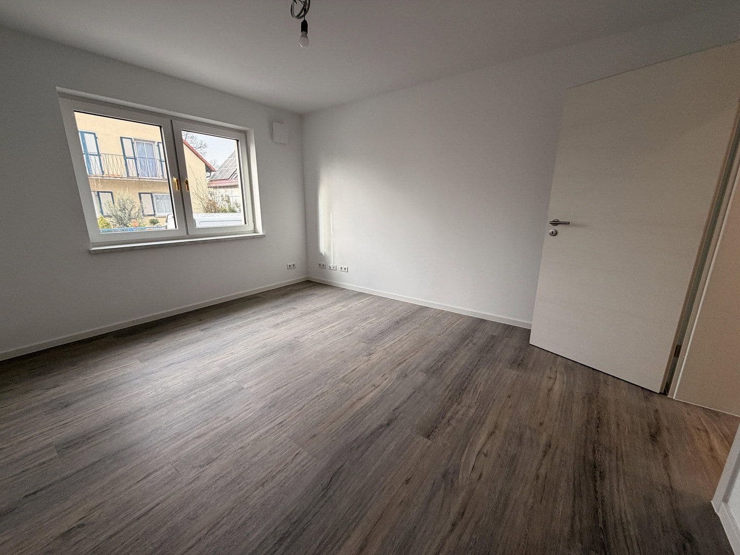 Pronájem domu 80 m², pozemek 370 m², Römerberg, Porýní-Falc Pronájem domu 80 m², pozemek 370 m², Römerberg, Porýní-Falc