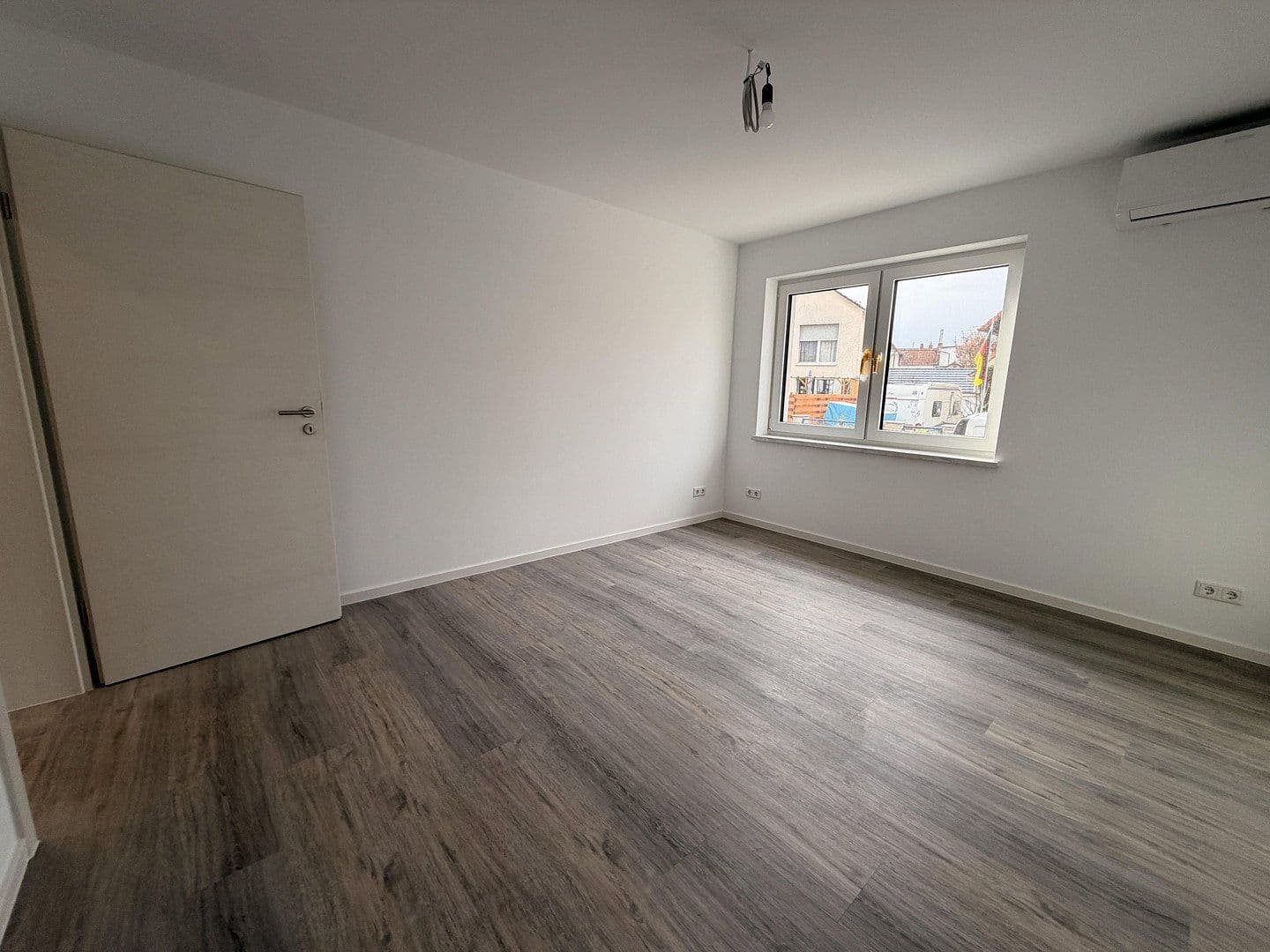Pronájem domu 80 m², pozemek 370 m², Römerberg, Porýní-Falc Pronájem domu 80 m², pozemek 370 m², Römerberg, Porýní-Falc