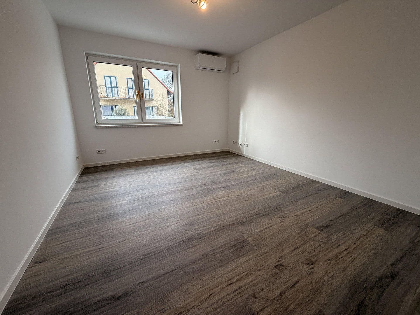 Pronájem domu 80 m², pozemek 370 m², Römerberg, Porýní-Falc Pronájem domu 80 m², pozemek 370 m², Römerberg, Porýní-Falc