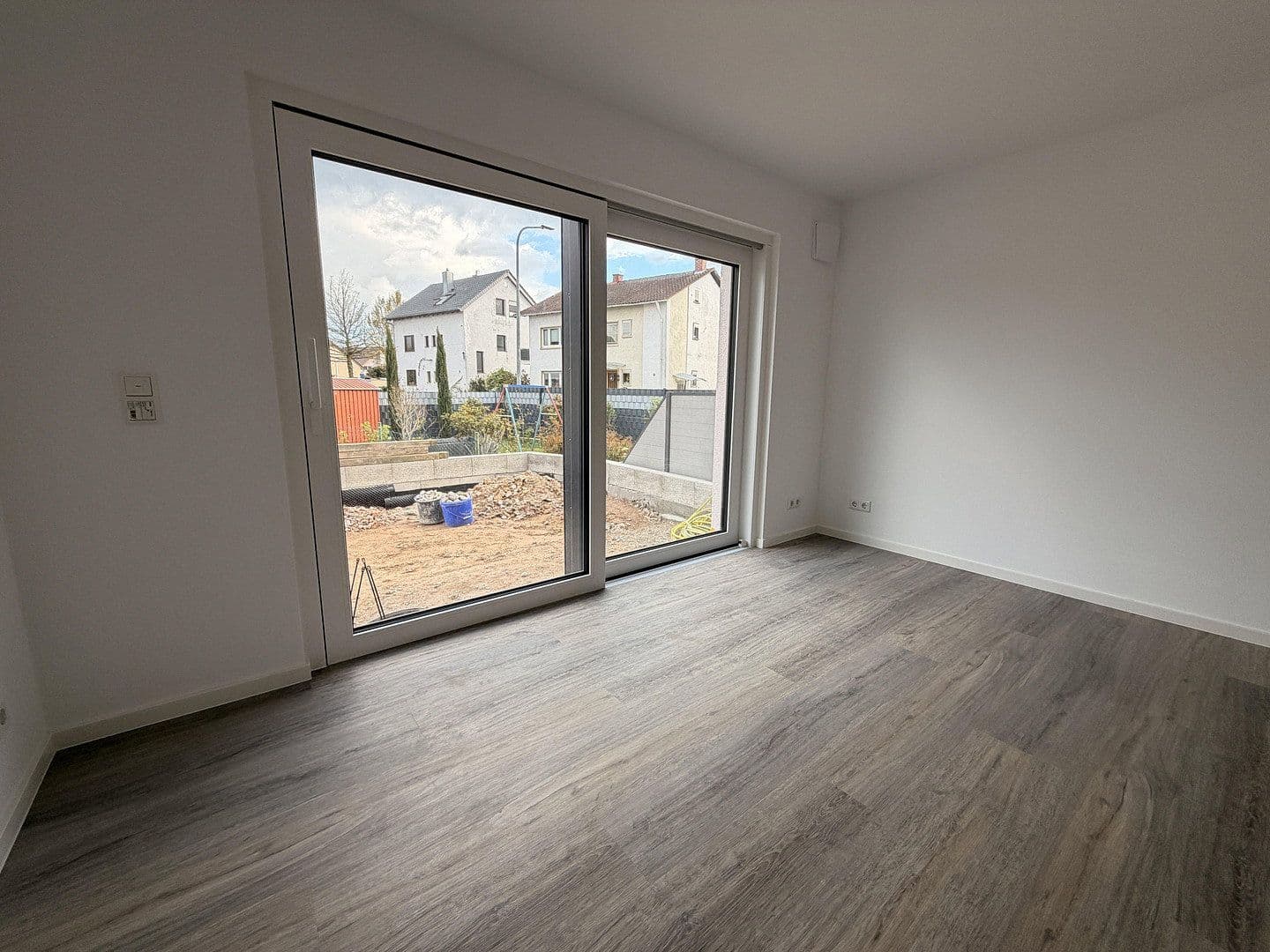 Pronájem domu 80 m², pozemek 370 m², Römerberg, Porýní-Falc Pronájem domu 80 m², pozemek 370 m², Römerberg, Porýní-Falc
