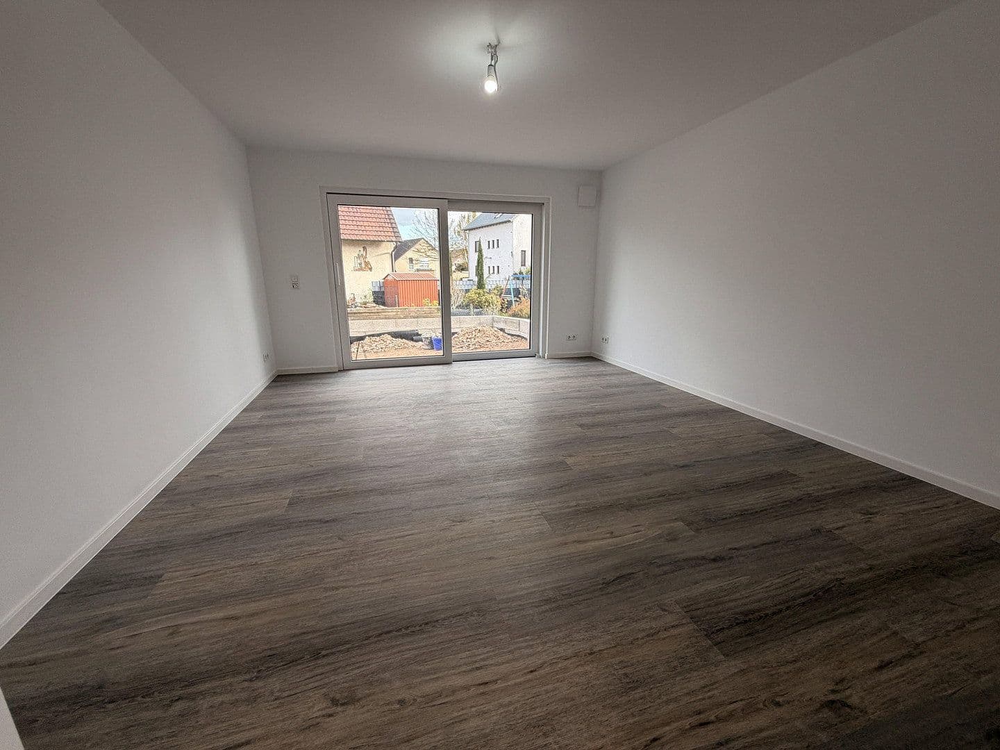 Pronájem domu 80 m², pozemek 370 m², Römerberg, Porýní-Falc Pronájem domu 80 m², pozemek 370 m², Römerberg, Porýní-Falc