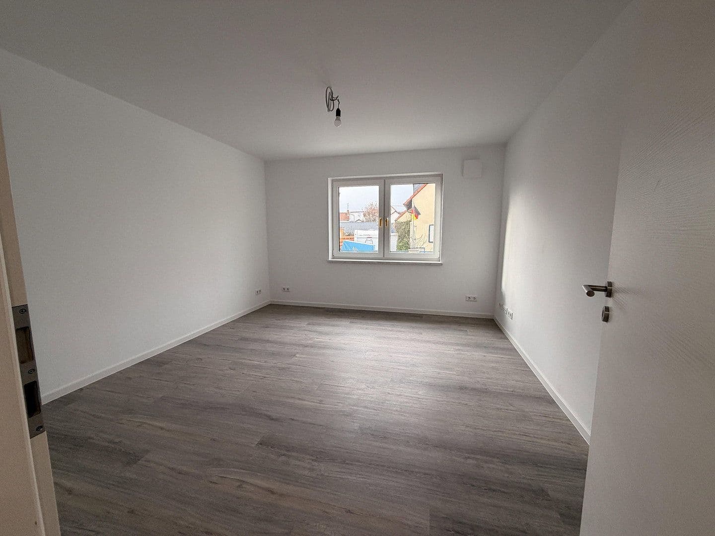 Pronájem domu 80 m², pozemek 370 m², Römerberg, Porýní-Falc Pronájem domu 80 m², pozemek 370 m², Römerberg, Porýní-Falc