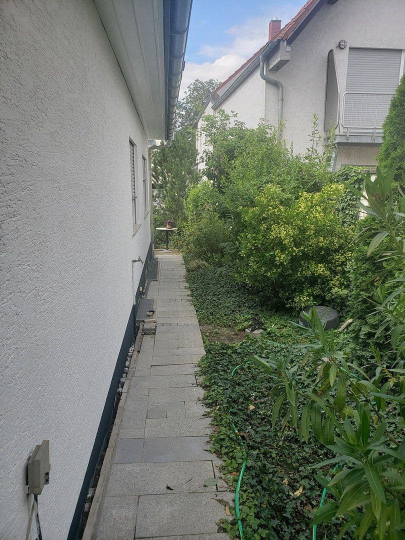 Prodej domu 75 m², pozemek 878 m², Lampertheim, Hessen Prodej domu 75 m², pozemek 878 m², Lampertheim, Hessen