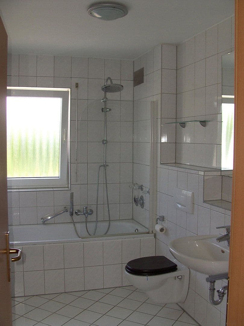 Pronájem bytu 4+1 90 m², Neuwied, Porýní-Falc Pronájem bytu 4+1 90 m², Neuwied, Porýní-Falc