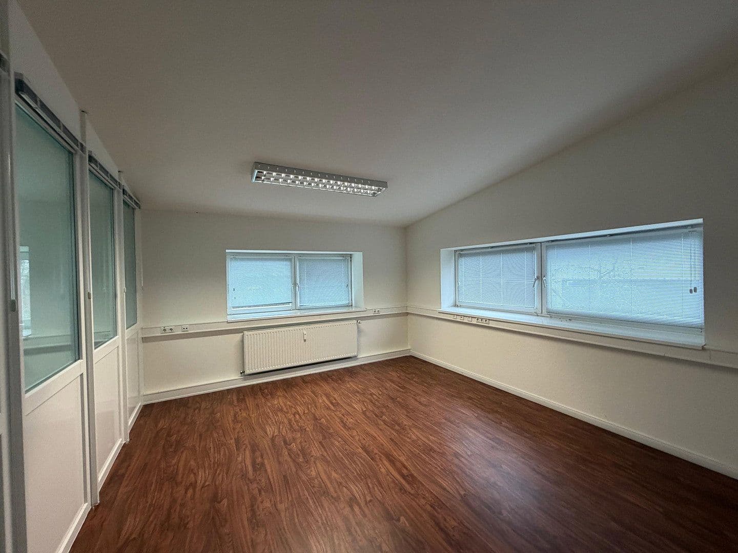 Pronájem kanceláře 120 m², Tegelbarg 25, Bad Bramstedt, Šlesvicko-Holštýnsko Pronájem kanceláře 120 m², Tegelbarg 25, Bad Bramstedt, Šlesvicko-Holštýnsko