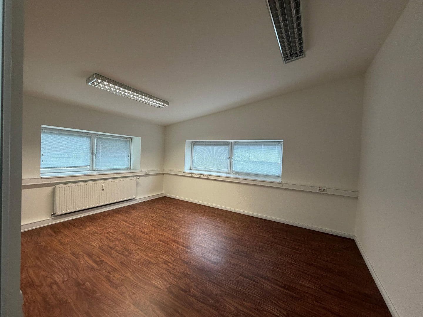 Pronájem kanceláře 120 m², Tegelbarg 25, Bad Bramstedt, Šlesvicko-Holštýnsko Pronájem kanceláře 120 m², Tegelbarg 25, Bad Bramstedt, Šlesvicko-Holštýnsko