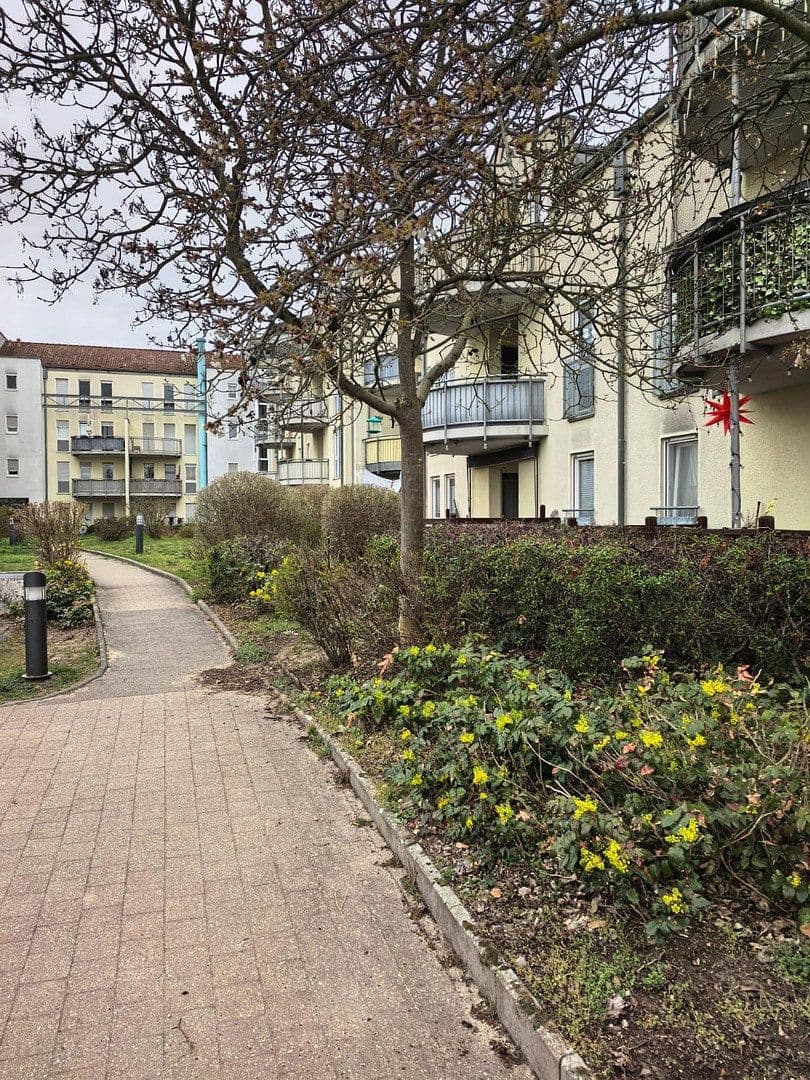 Pronájem bytu 2+1 61 m², R.-Breitscheid-Str., Fürstenwalde nad Sprévou, Braniborsko Pronájem bytu 2+1 61 m², R.-Breitscheid-Str., Fürstenwalde nad Sprévou, Braniborsko