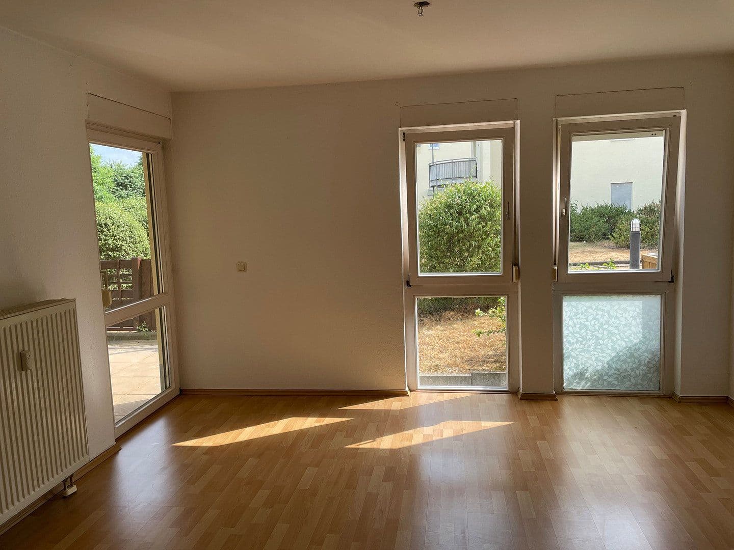 Pronájem bytu 2+1 61 m², R.-Breitscheid-Str., Fürstenwalde nad Sprévou, Braniborsko Pronájem bytu 2+1 61 m², R.-Breitscheid-Str., Fürstenwalde nad Sprévou, Braniborsko