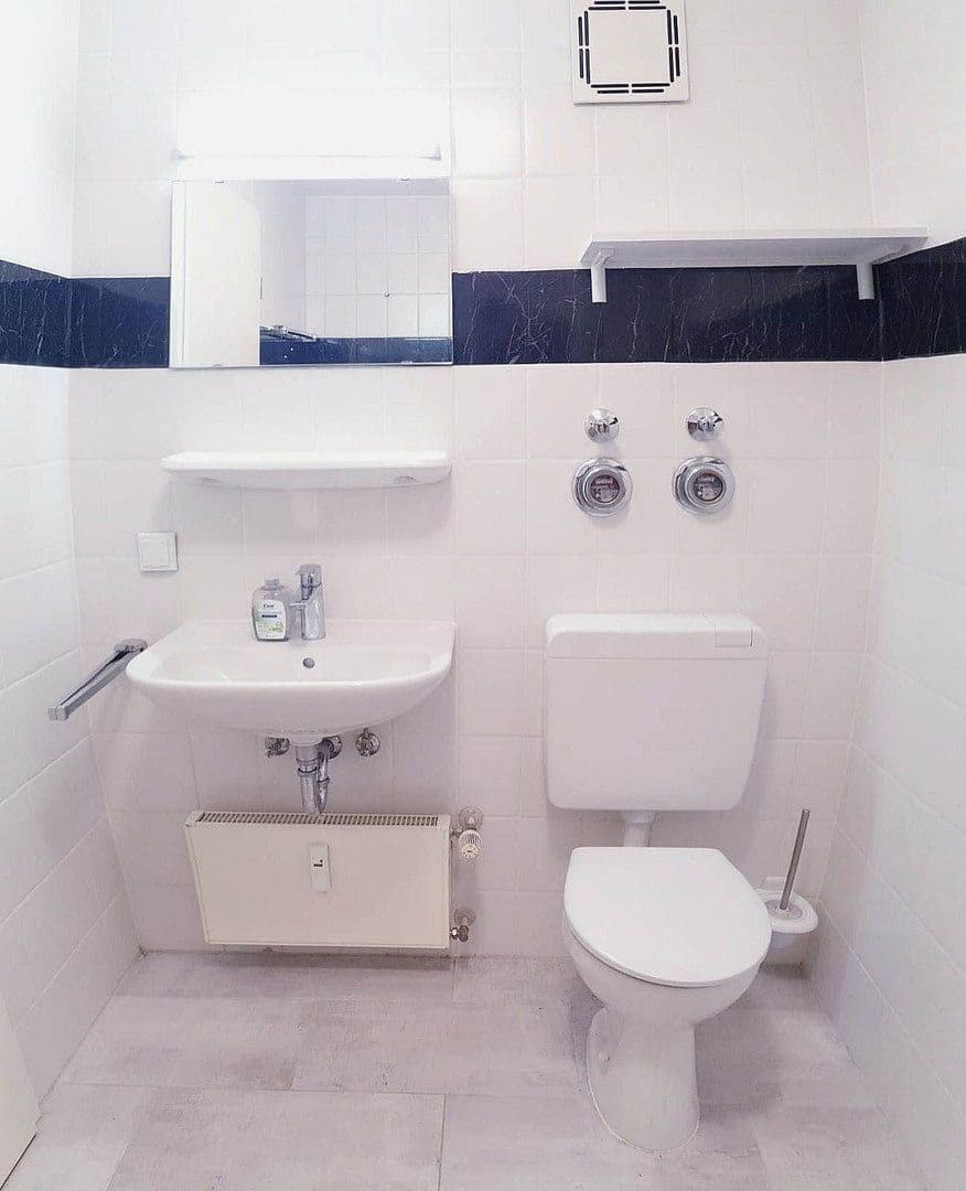 Pronájem bytu 1+1 38 m², Im Eichwald 18, Heidelberg, Bádensko-Württembersko Pronájem bytu 1+1 38 m², Im Eichwald 18, Heidelberg, Bádensko-Württembersko