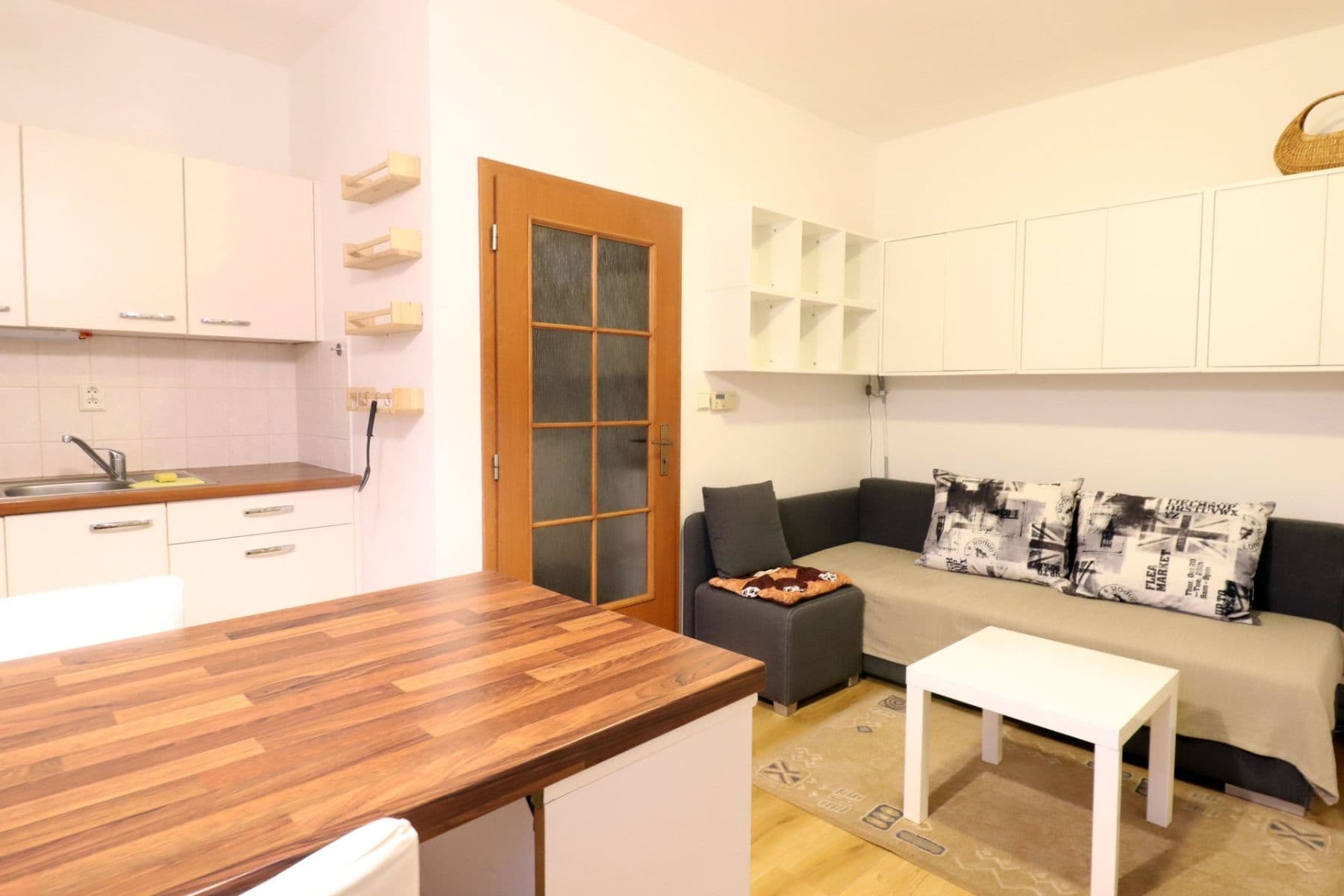 Pronájem bytu 2+kk 35 m², Palackého, Jílové u Prahy, Středočeský kraj Pronájem bytu 2+kk 35 m², Palackého, Jílové u Prahy, Středočeský kraj